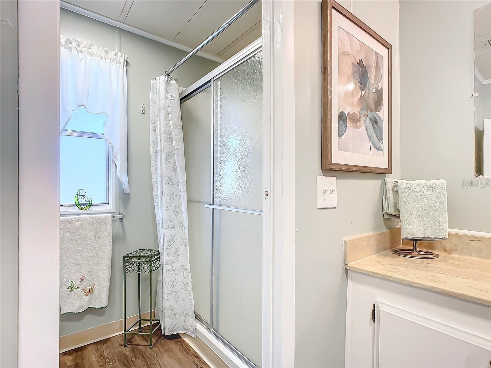 Image 15 of 27 For 807 Swallow Lane