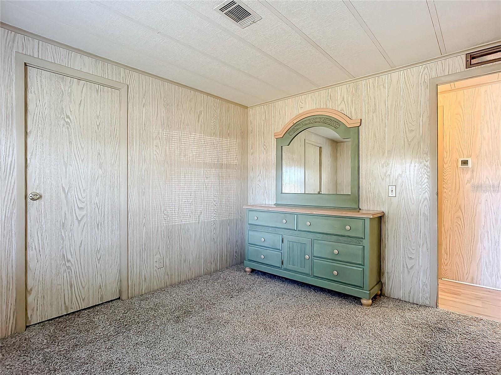 Image 18 of 27 For 807 Swallow Lane