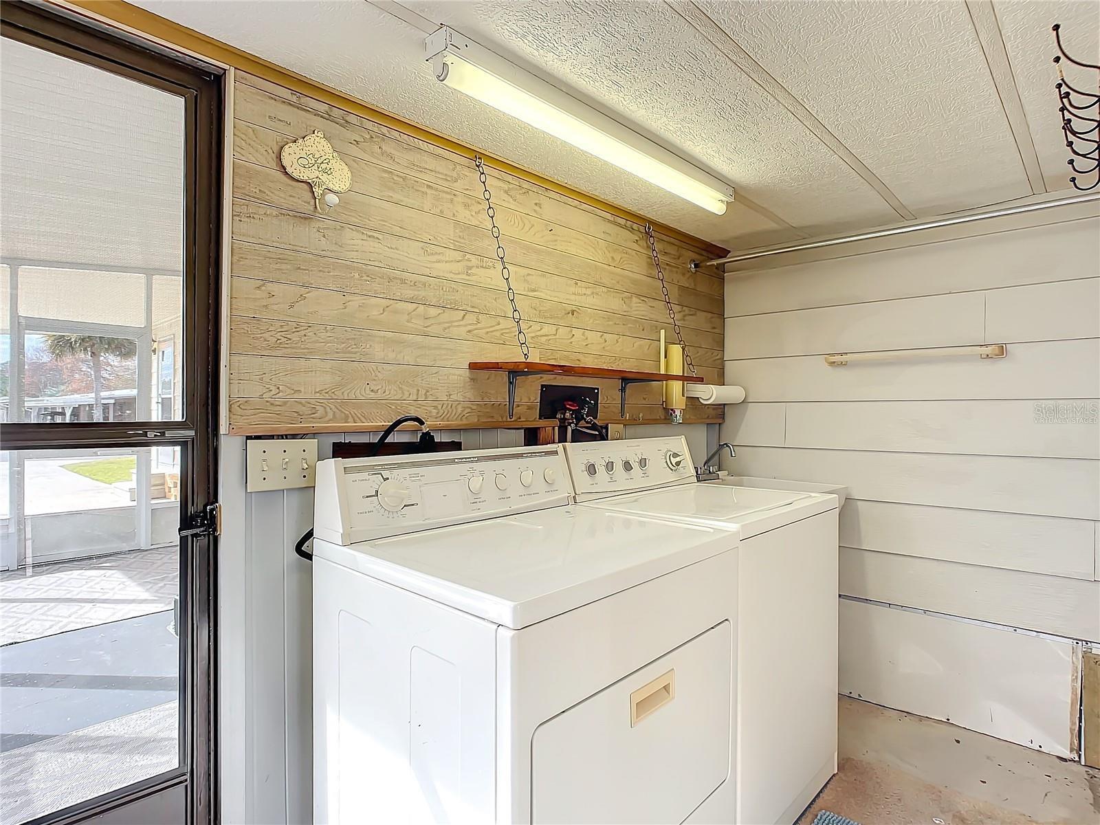 Image 21 of 27 For 807 Swallow Lane