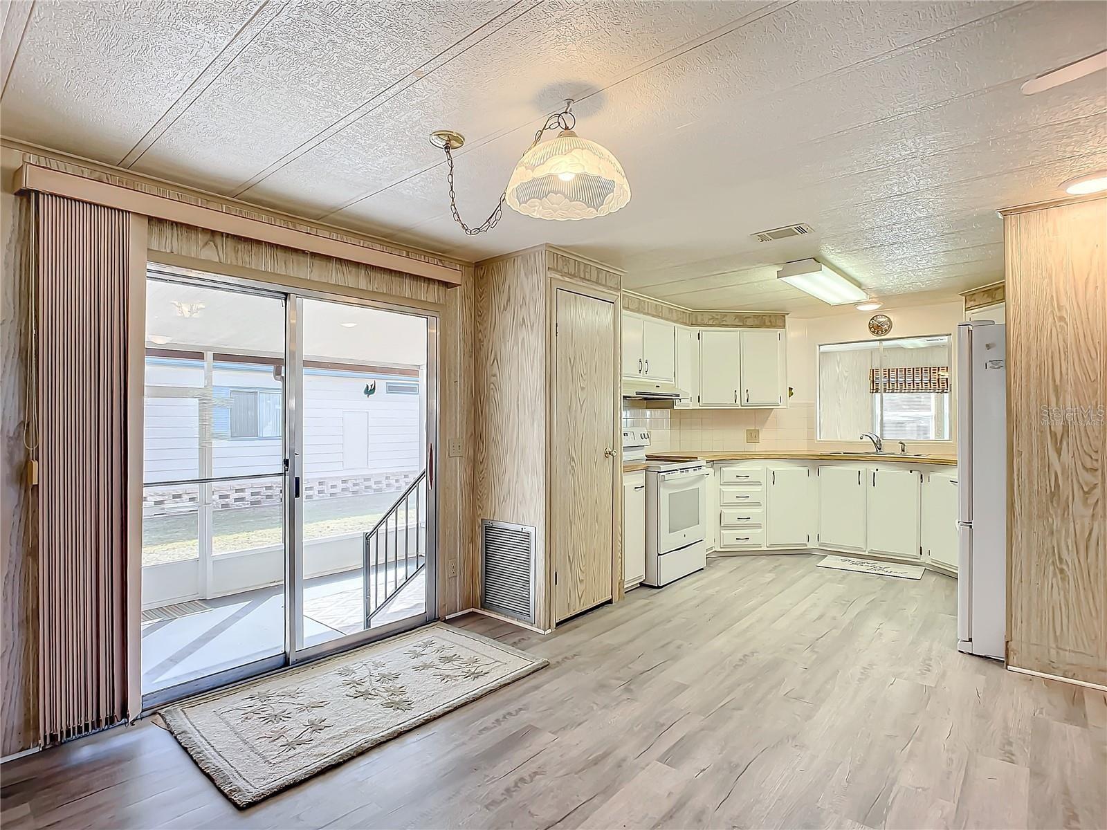 Image 3 of 27 For 807 Swallow Lane