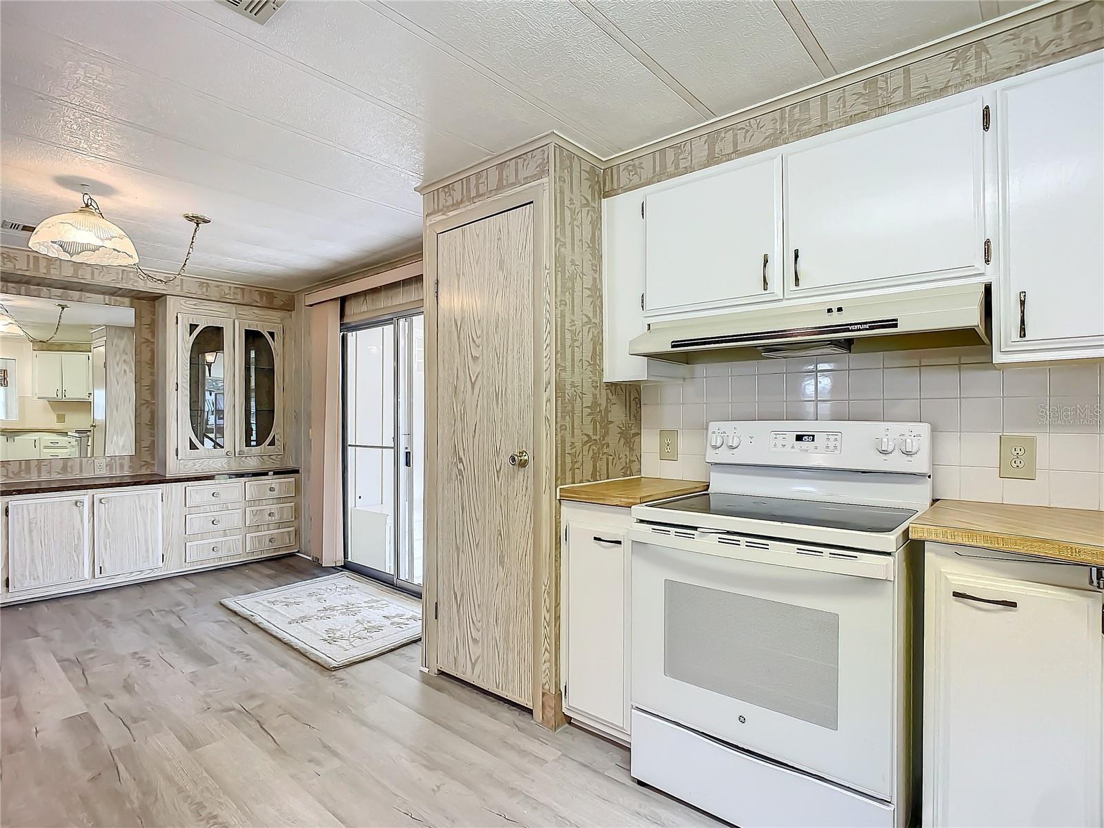 Image 5 of 27 For 807 Swallow Lane