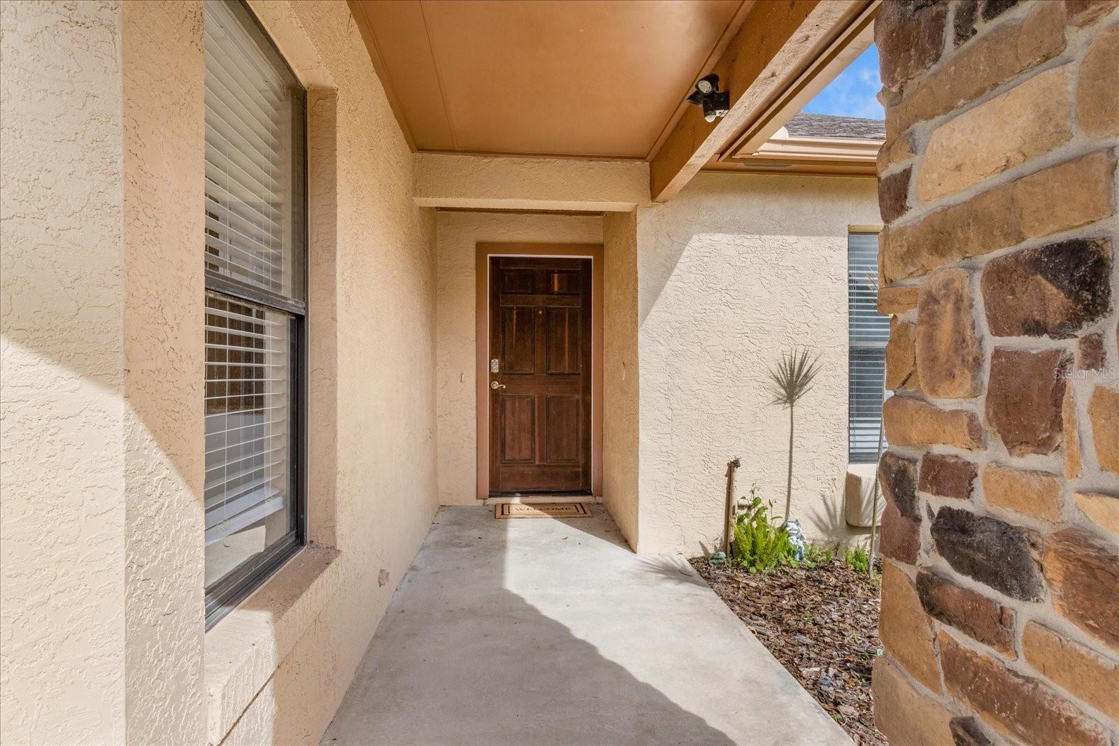 Image 2 of 27 For 1018 Pond Apple Court