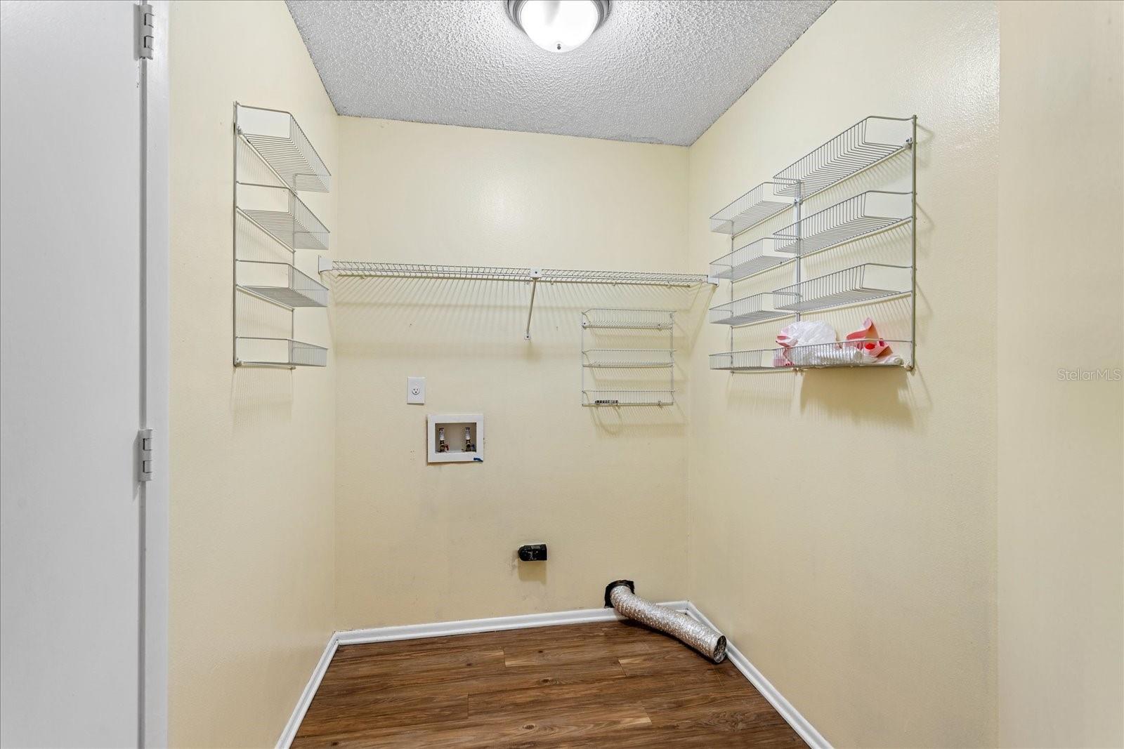 Image 23 of 27 For 1018 Pond Apple Court