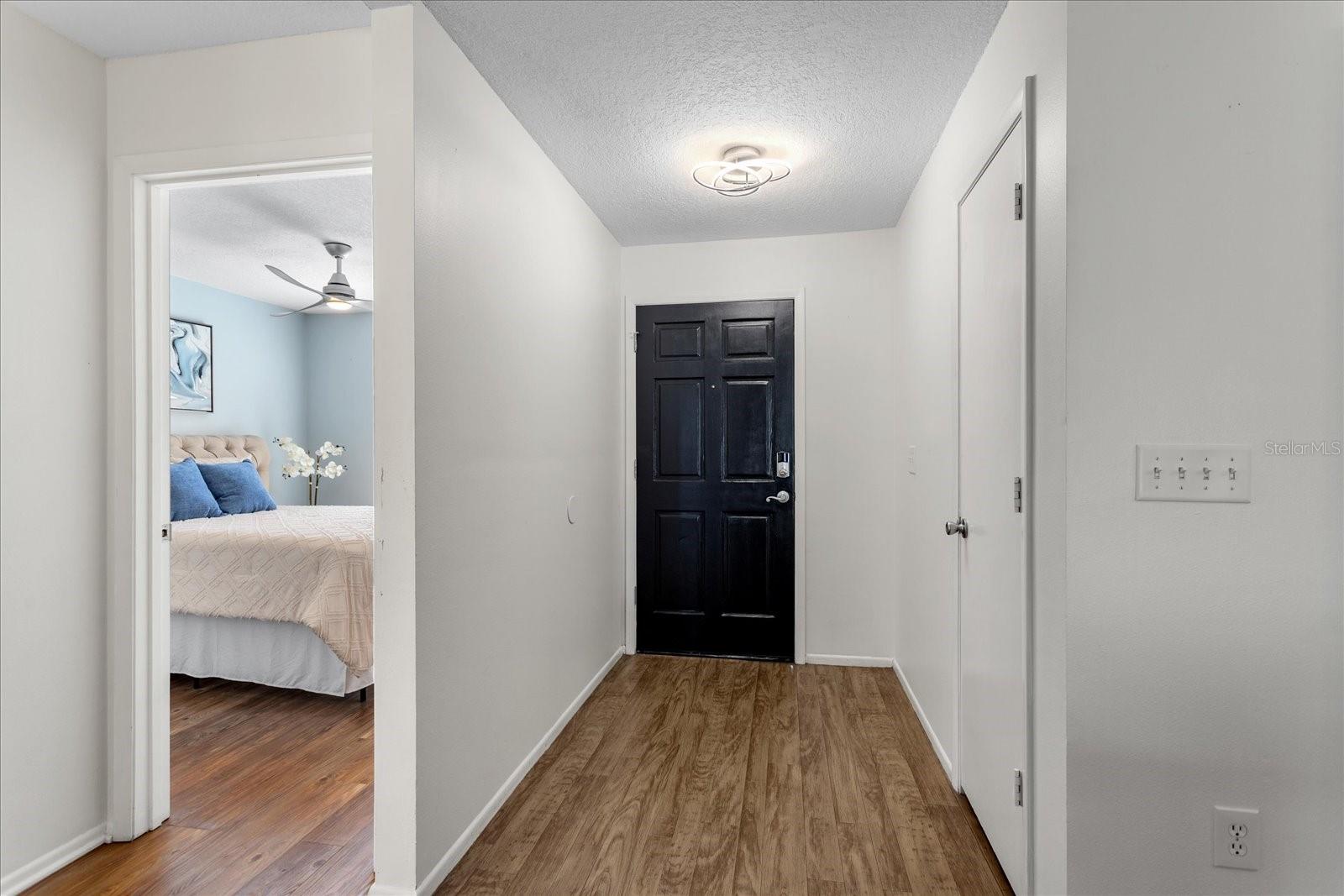 Image 3 of 27 For 1018 Pond Apple Court