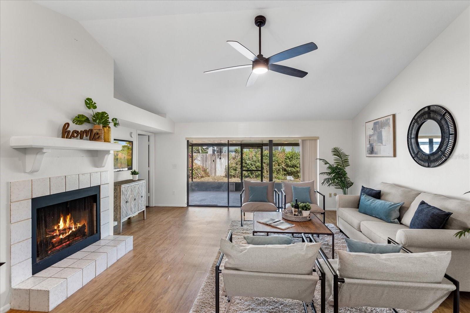 Image 6 of 27 For 1018 Pond Apple Court