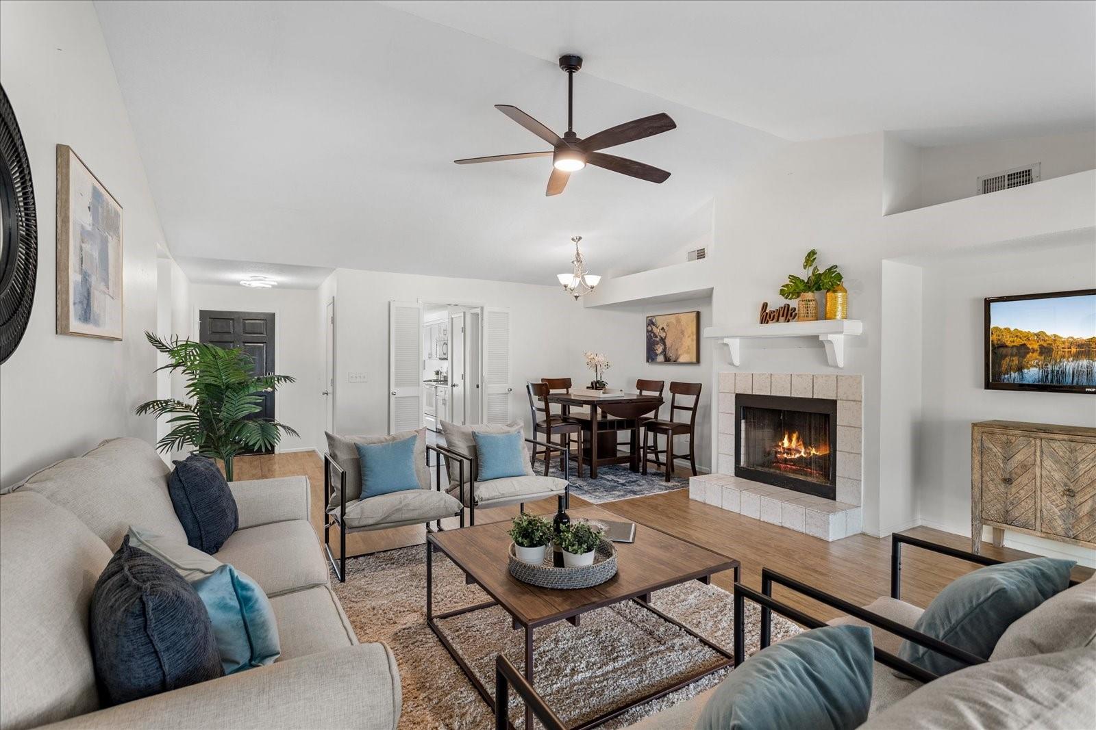 Image 9 of 27 For 1018 Pond Apple Court