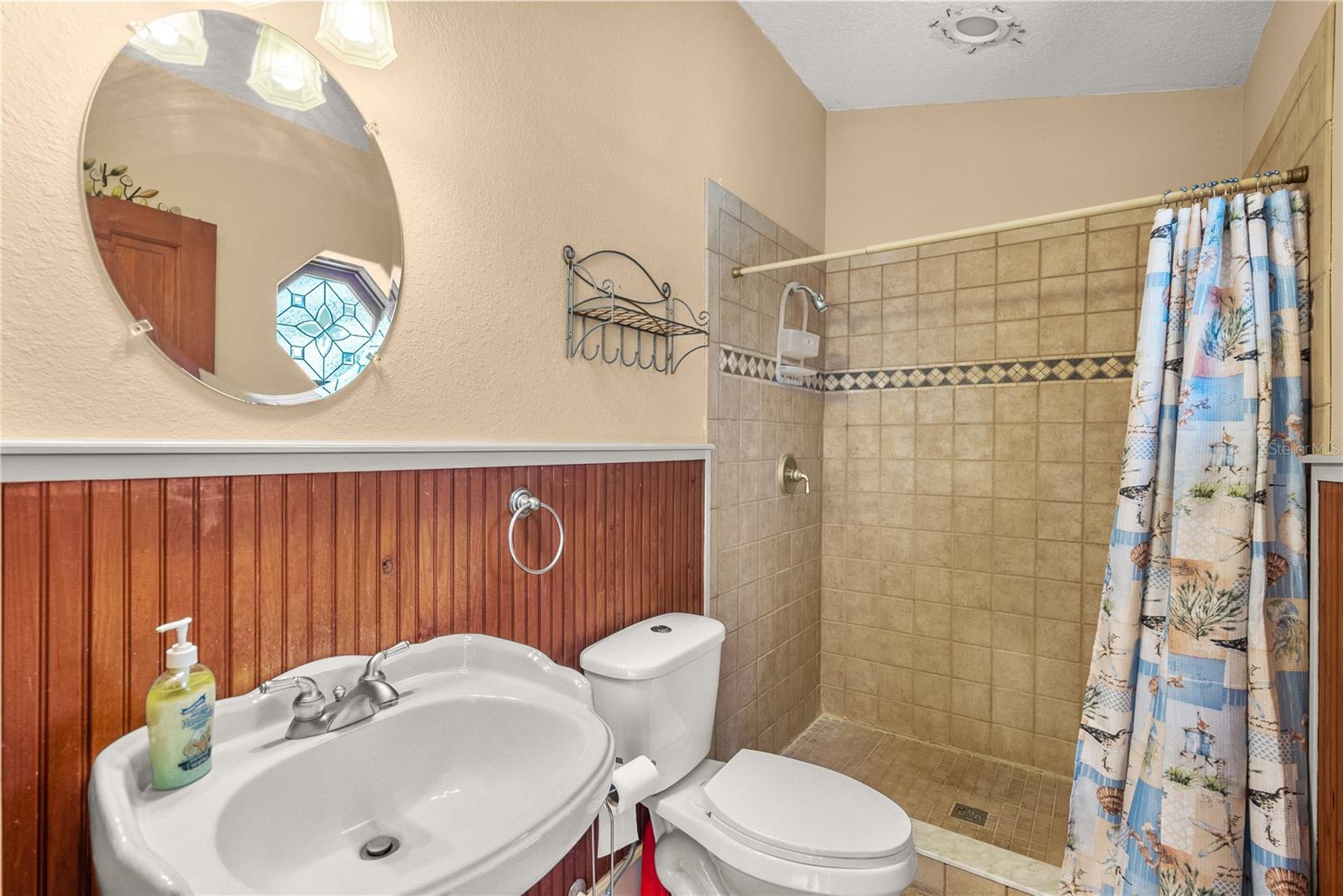 Image 22 of 53 For 295 Jungle Road