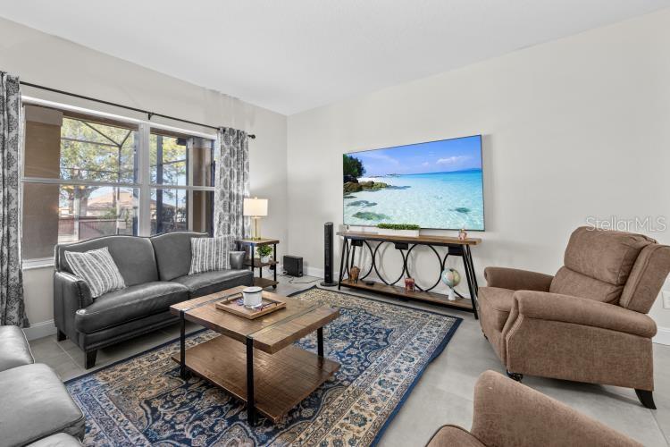 Image 10 of 52 For 942 Henley Circle