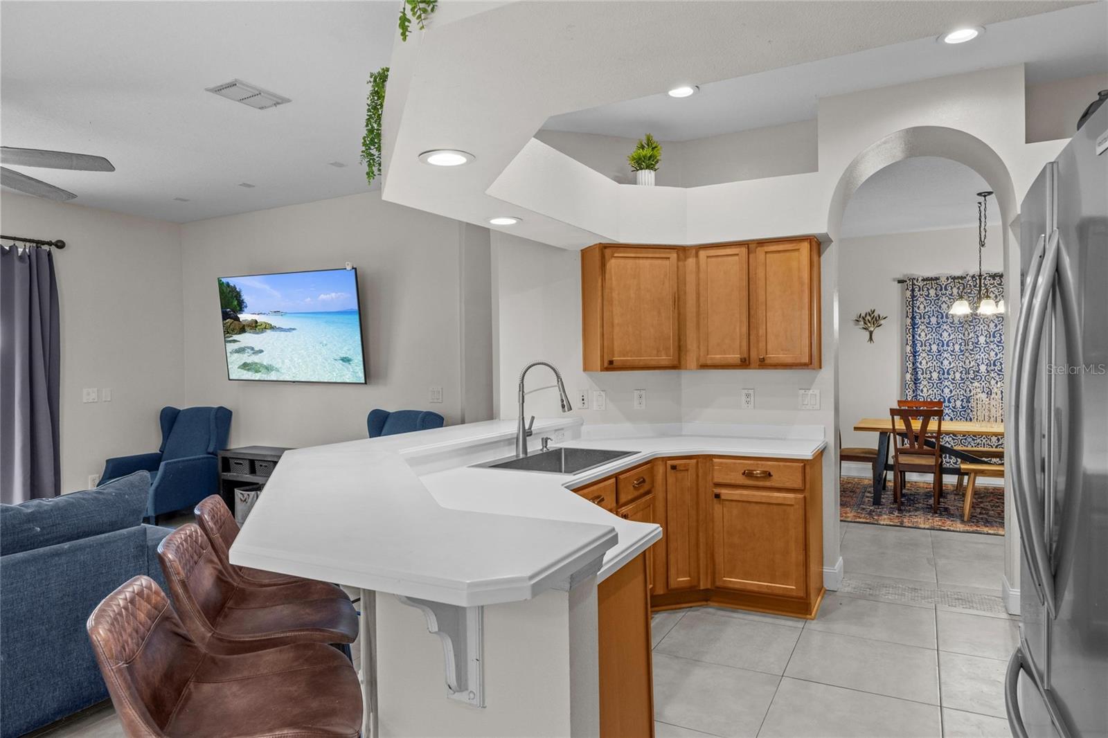 Image 15 of 52 For 942 Henley Circle