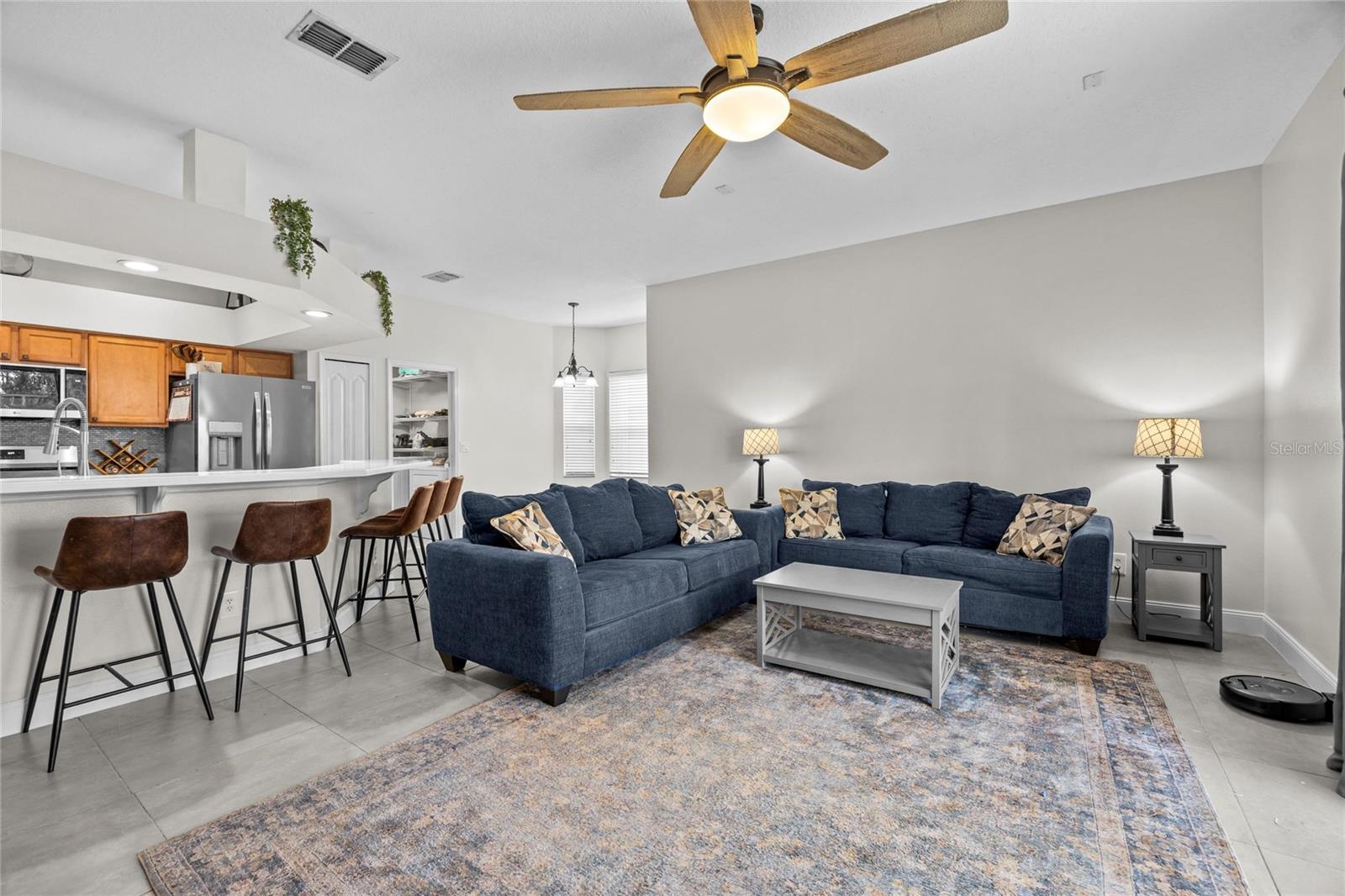 Image 18 of 52 For 942 Henley Circle