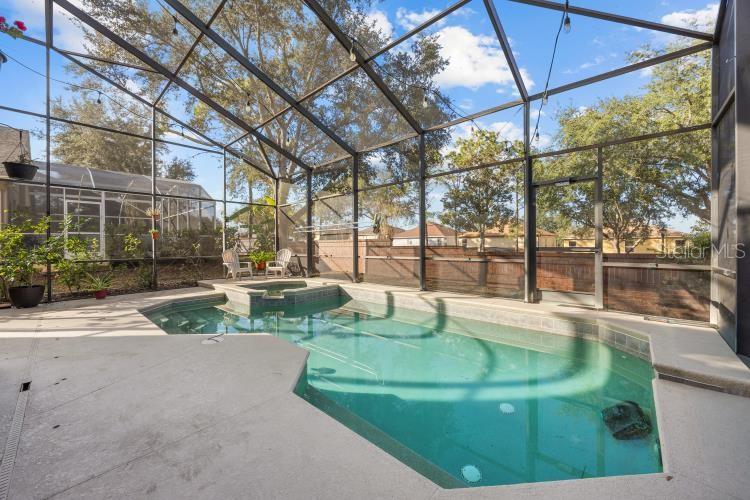 Image 2 of 52 For 942 Henley Circle