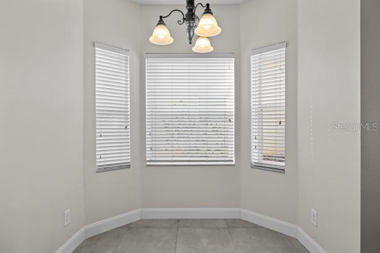 Image 20 of 52 For 942 Henley Circle