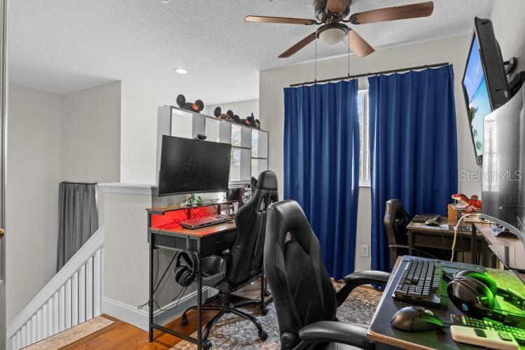 Image 24 of 52 For 942 Henley Circle