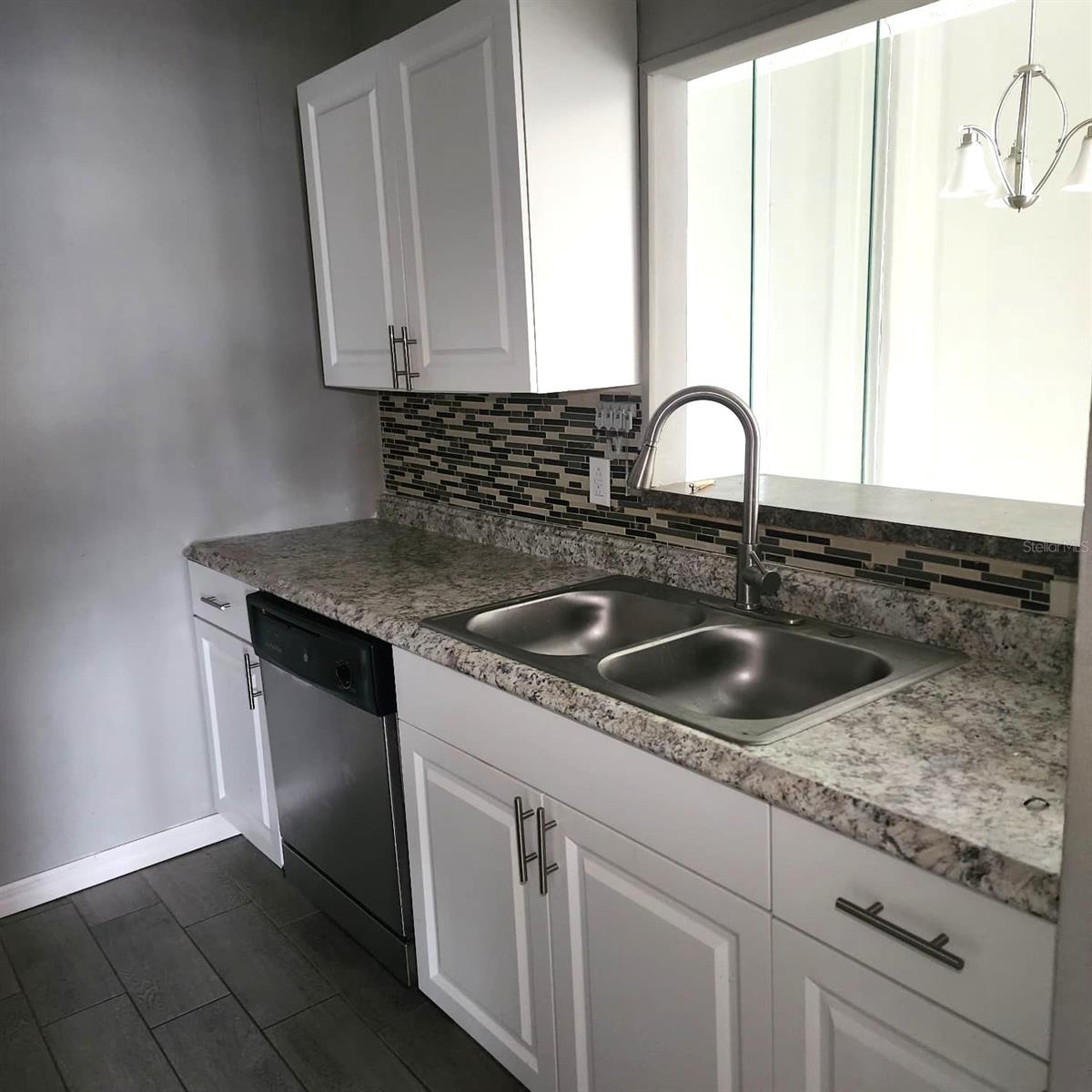 Image 4 of 14 For 2040 San Marcos Drive Se 105