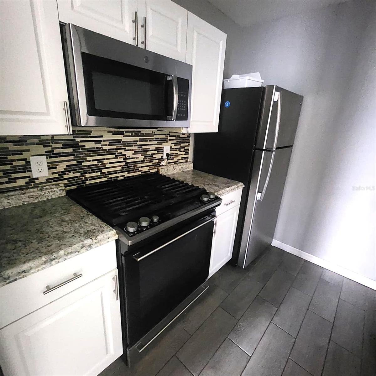 Image 5 of 14 For 2040 San Marcos Drive Se 105