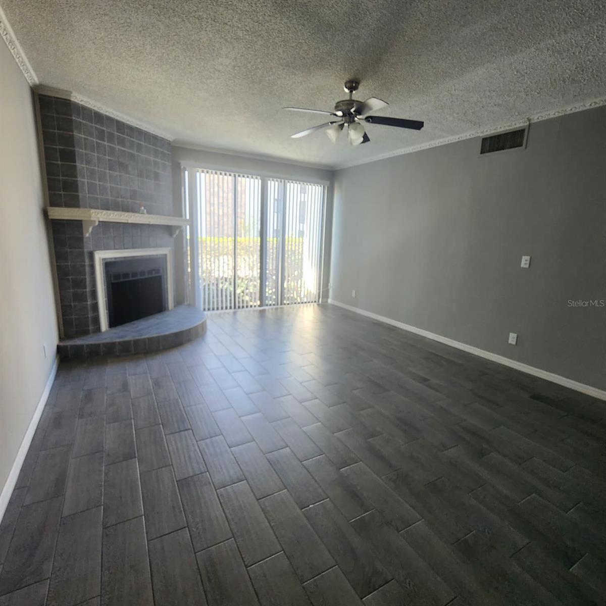 Image 6 of 14 For 2040 San Marcos Drive Se 105