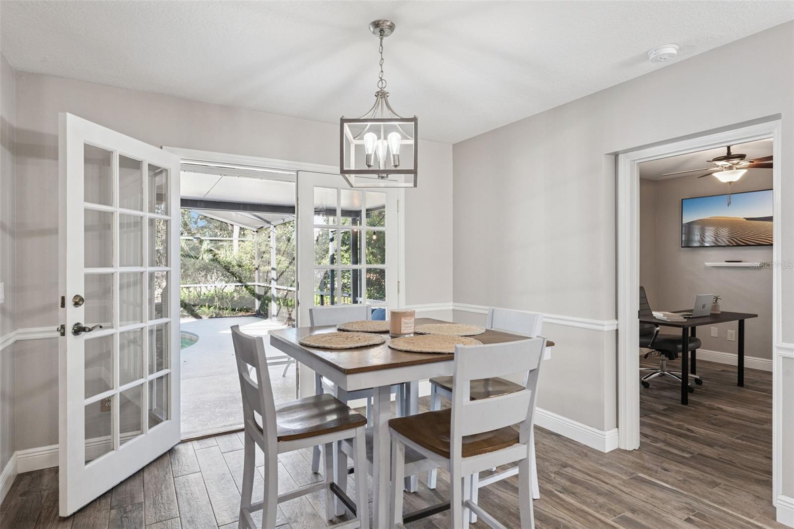 Image 10 of 49 For 692 Rochester Street