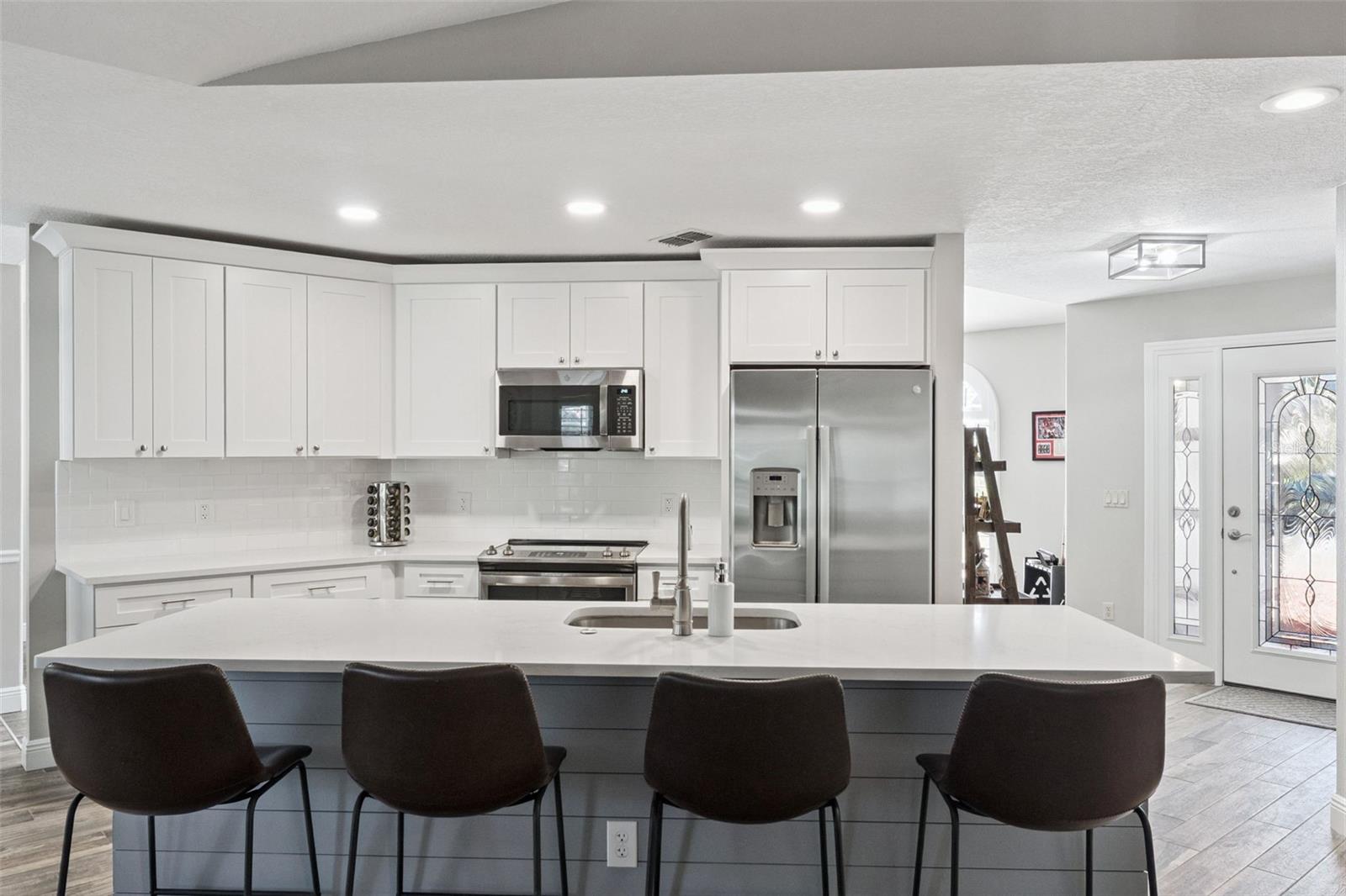 Image 14 of 49 For 692 Rochester Street