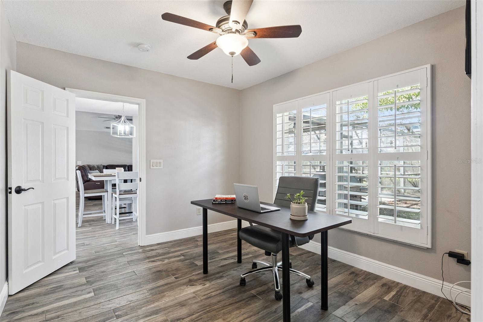 Image 27 of 49 For 692 Rochester Street