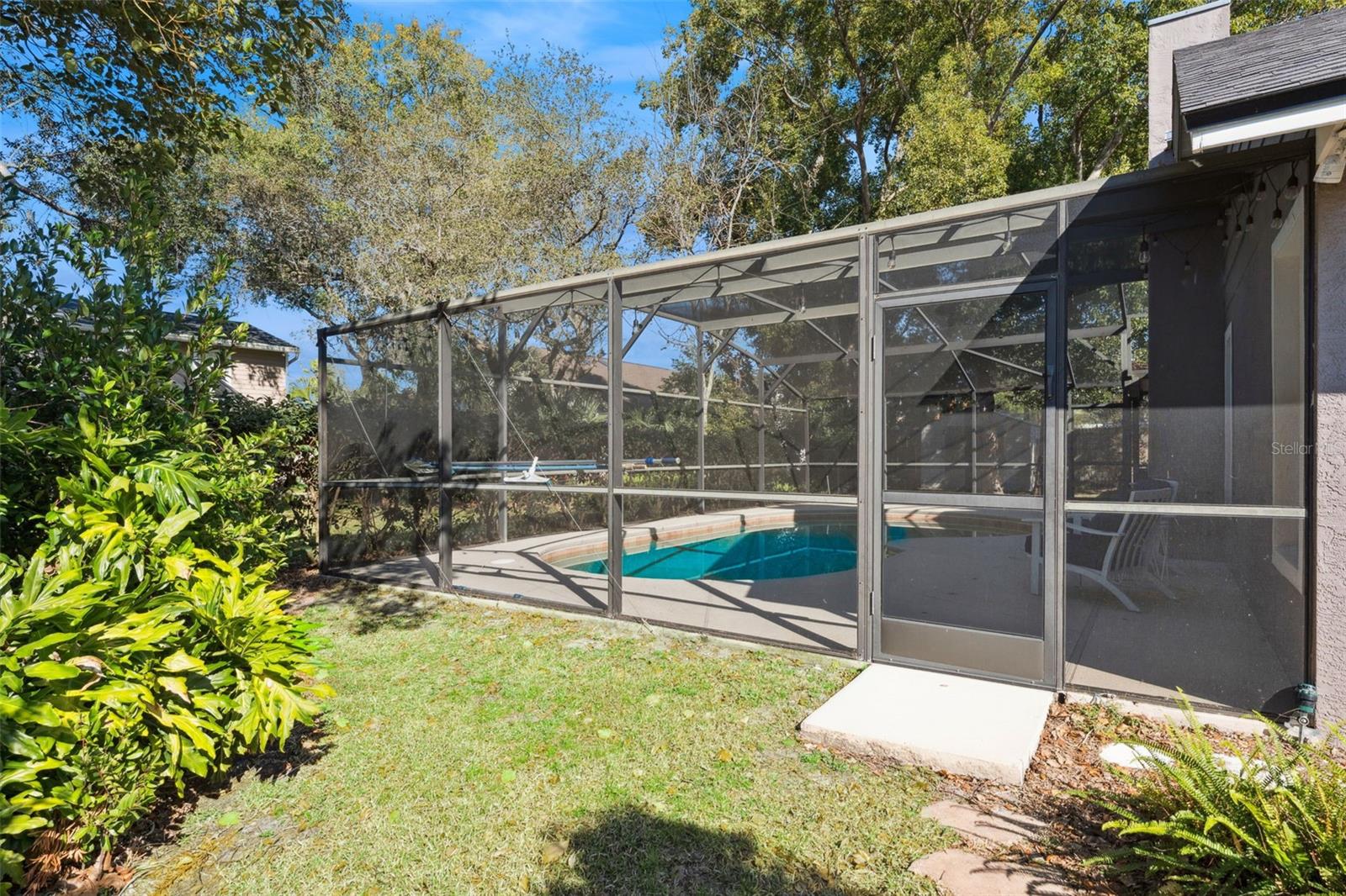 Image 31 of 49 For 692 Rochester Street