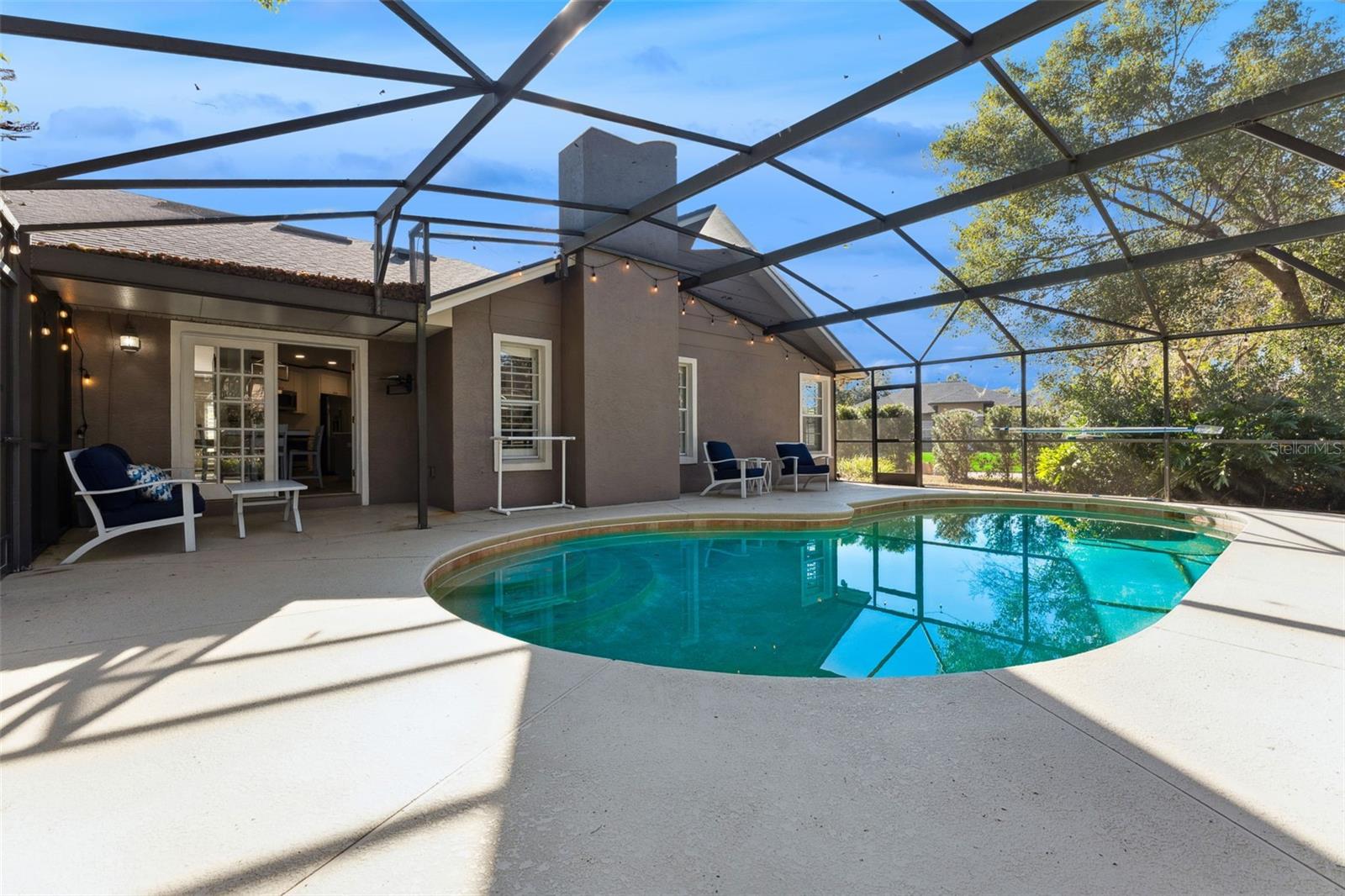 Image 35 of 49 For 692 Rochester Street