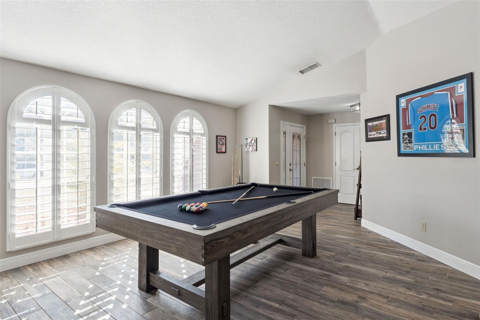 Image 4 of 49 For 692 Rochester Street