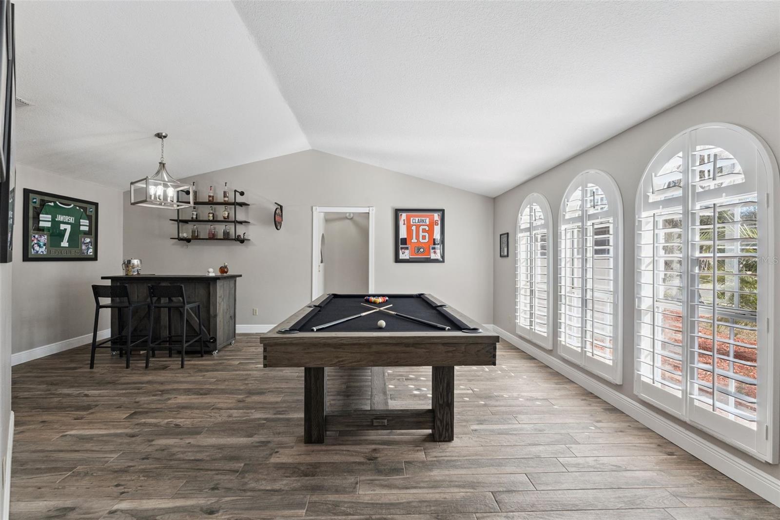 Image 6 of 49 For 692 Rochester Street