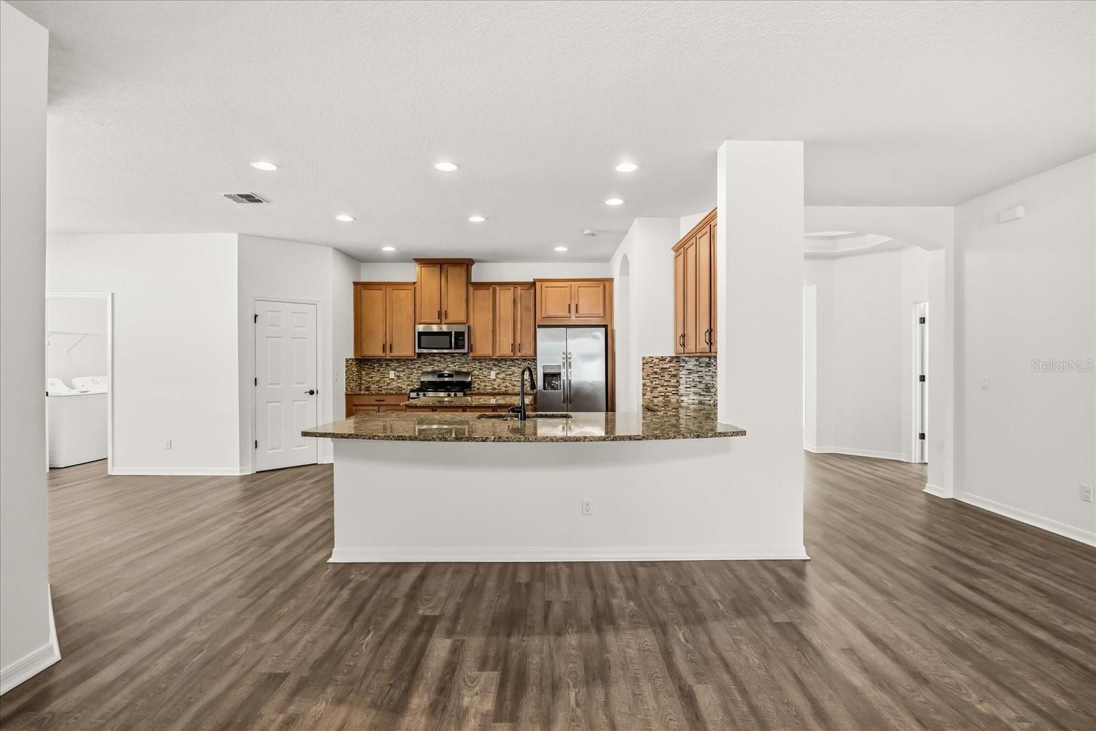 Image 15 of 47 For 14008 Jomatt Loop