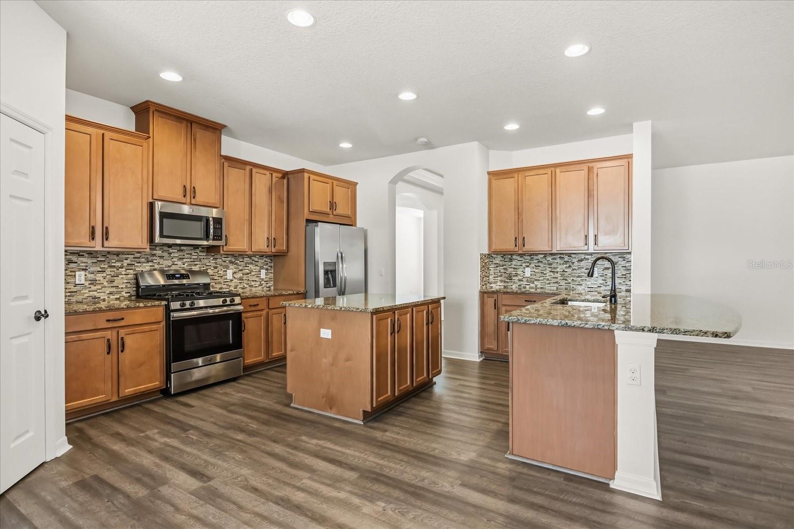 Image 16 of 47 For 14008 Jomatt Loop