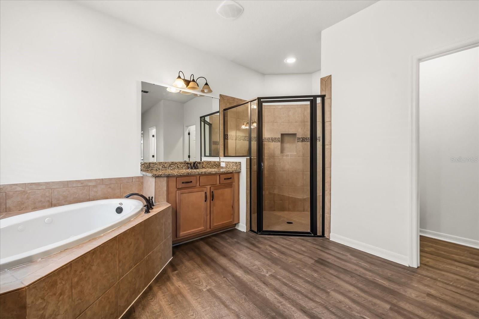 Image 29 of 47 For 14008 Jomatt Loop