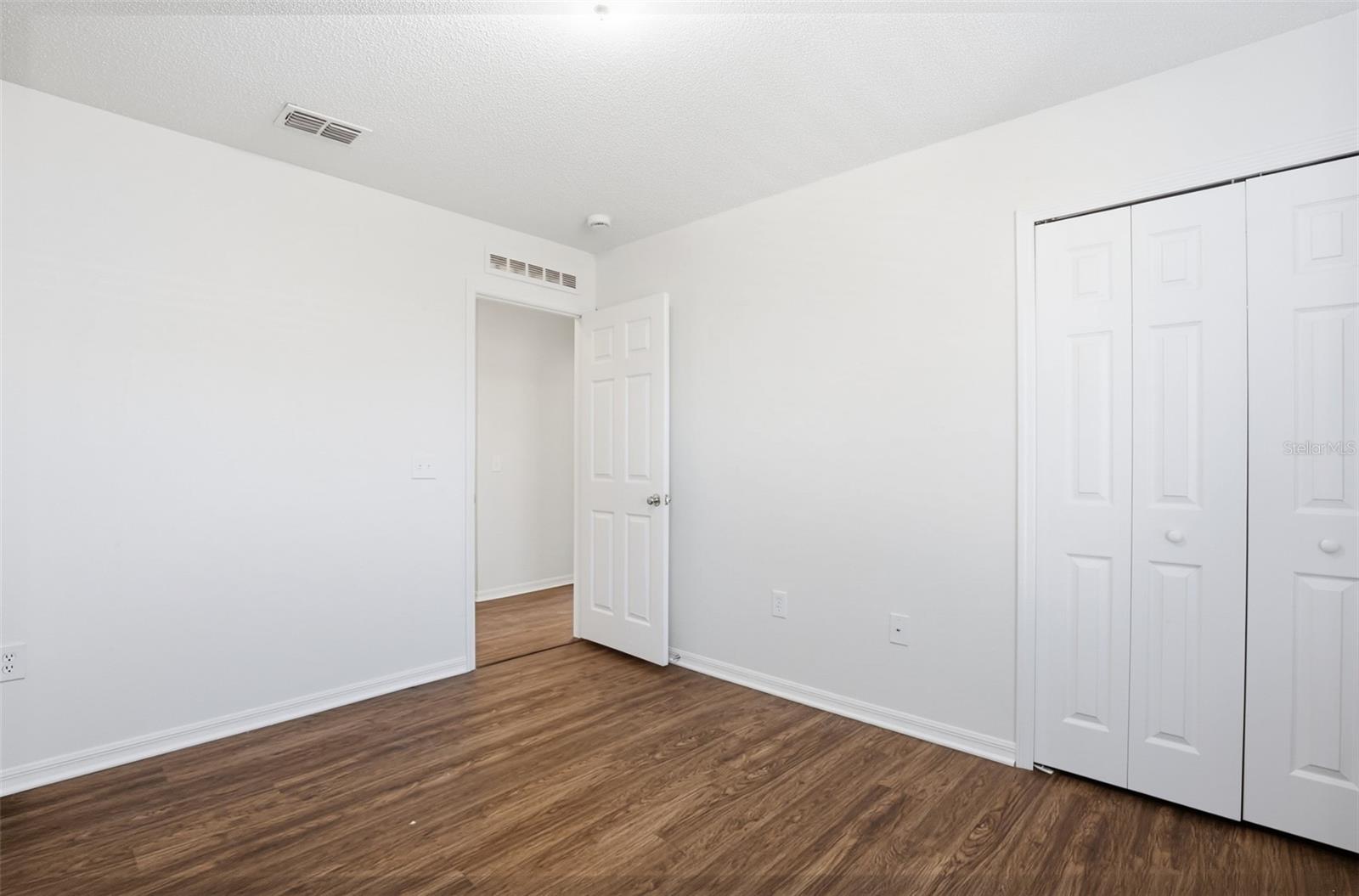 Image 27 of 39 For 1046 Brenton Leaf Drive