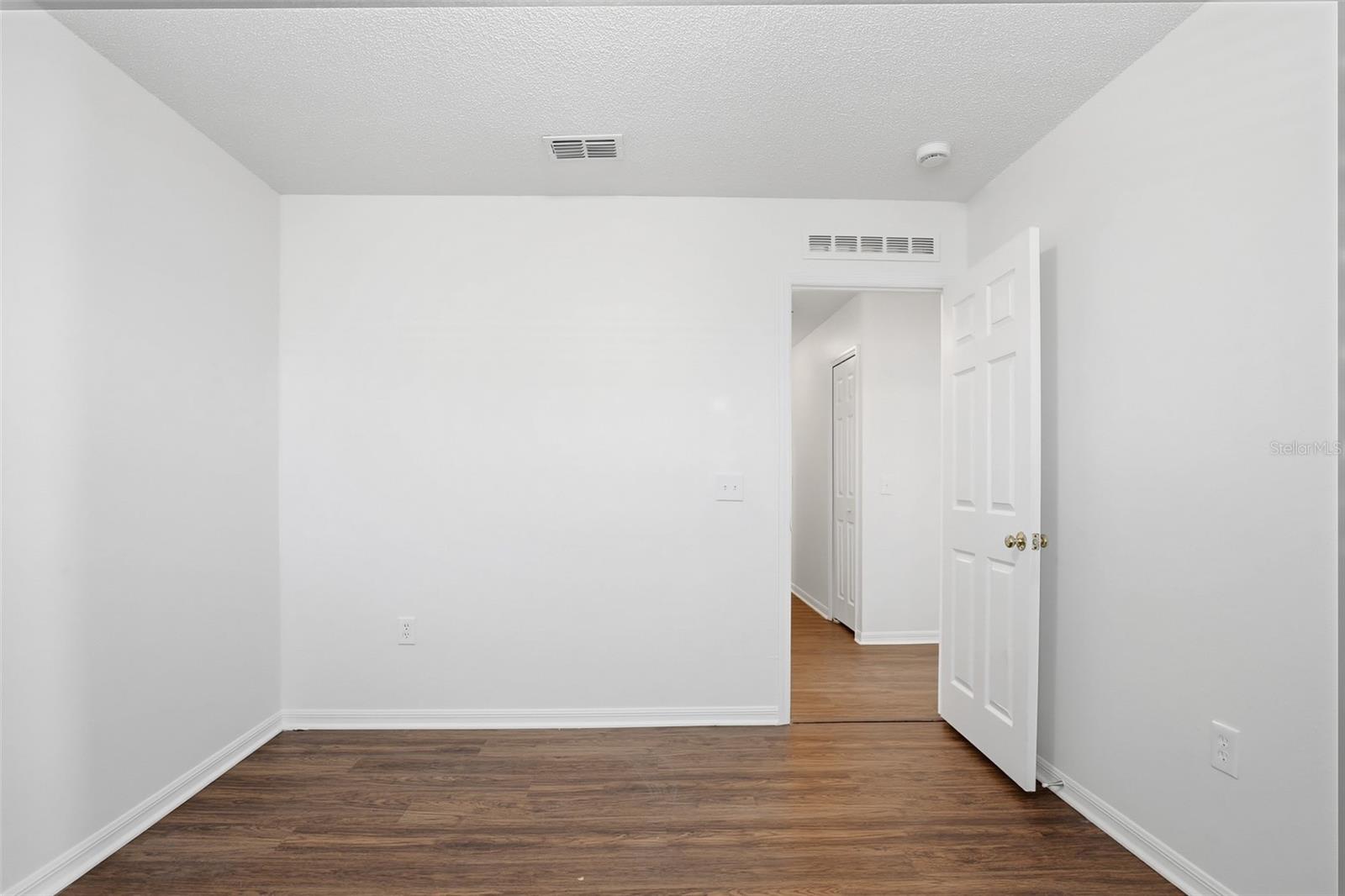 Image 28 of 39 For 1046 Brenton Leaf Drive