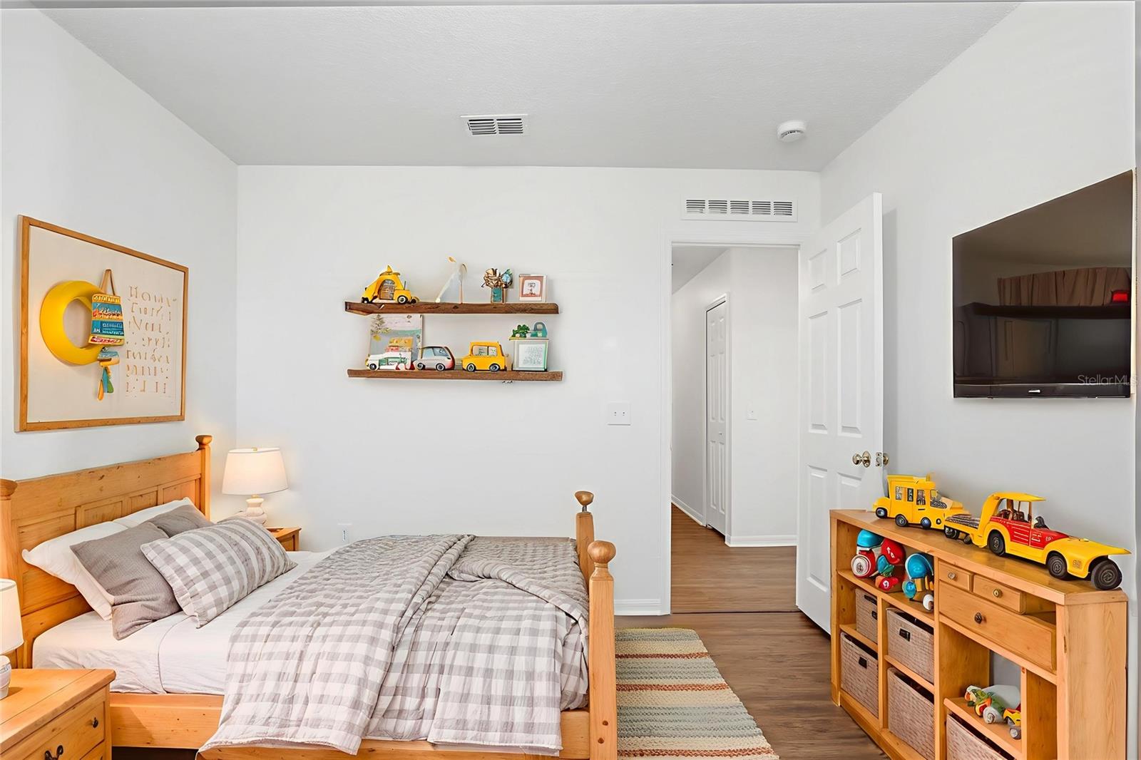 Image 6 of 39 For 1046 Brenton Leaf Drive