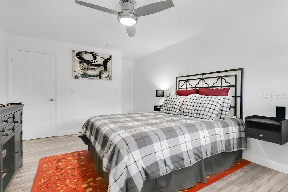 Image 14 of 33 For 223 Ranier Cove 111