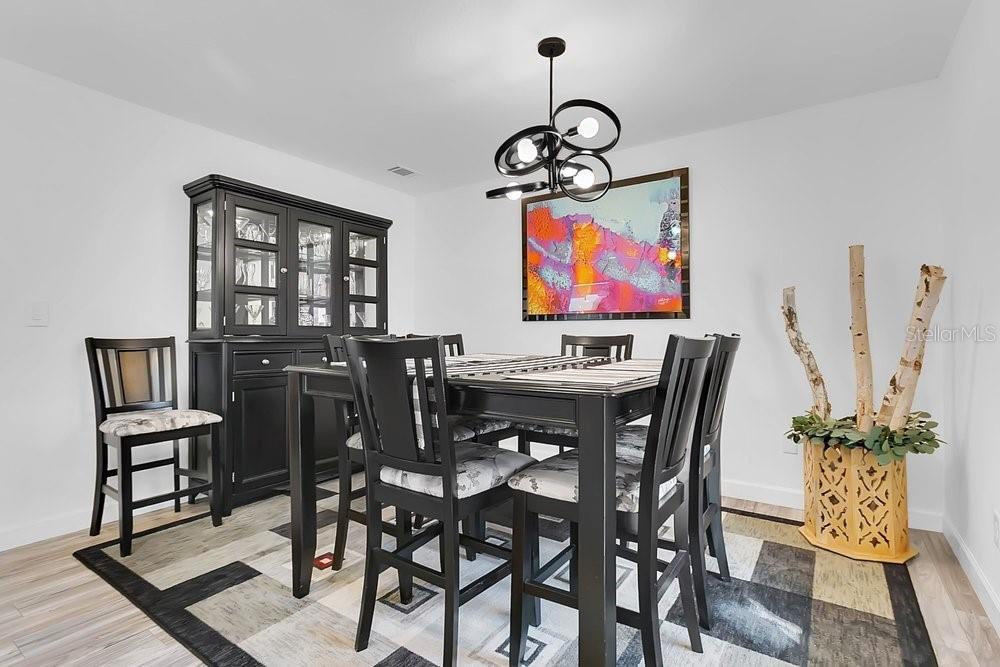 Image 3 of 33 For 223 Ranier Cove 111