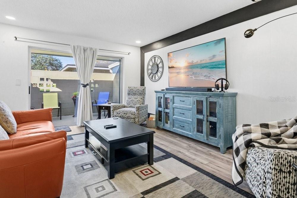 Image 9 of 33 For 223 Ranier Cove 111