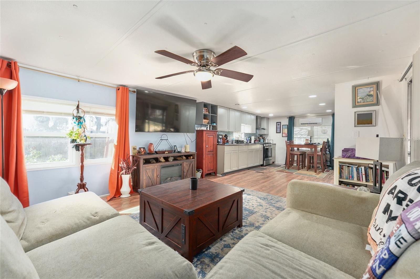 Image 4 of 29 For 18486 52nd Street