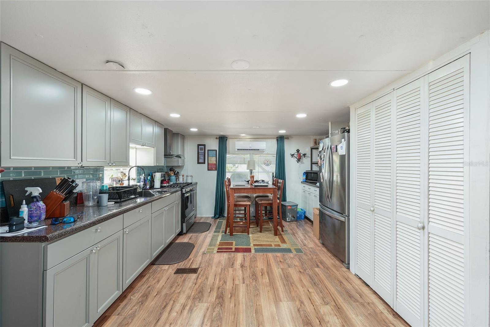 Image 6 of 29 For 18486 52nd Street