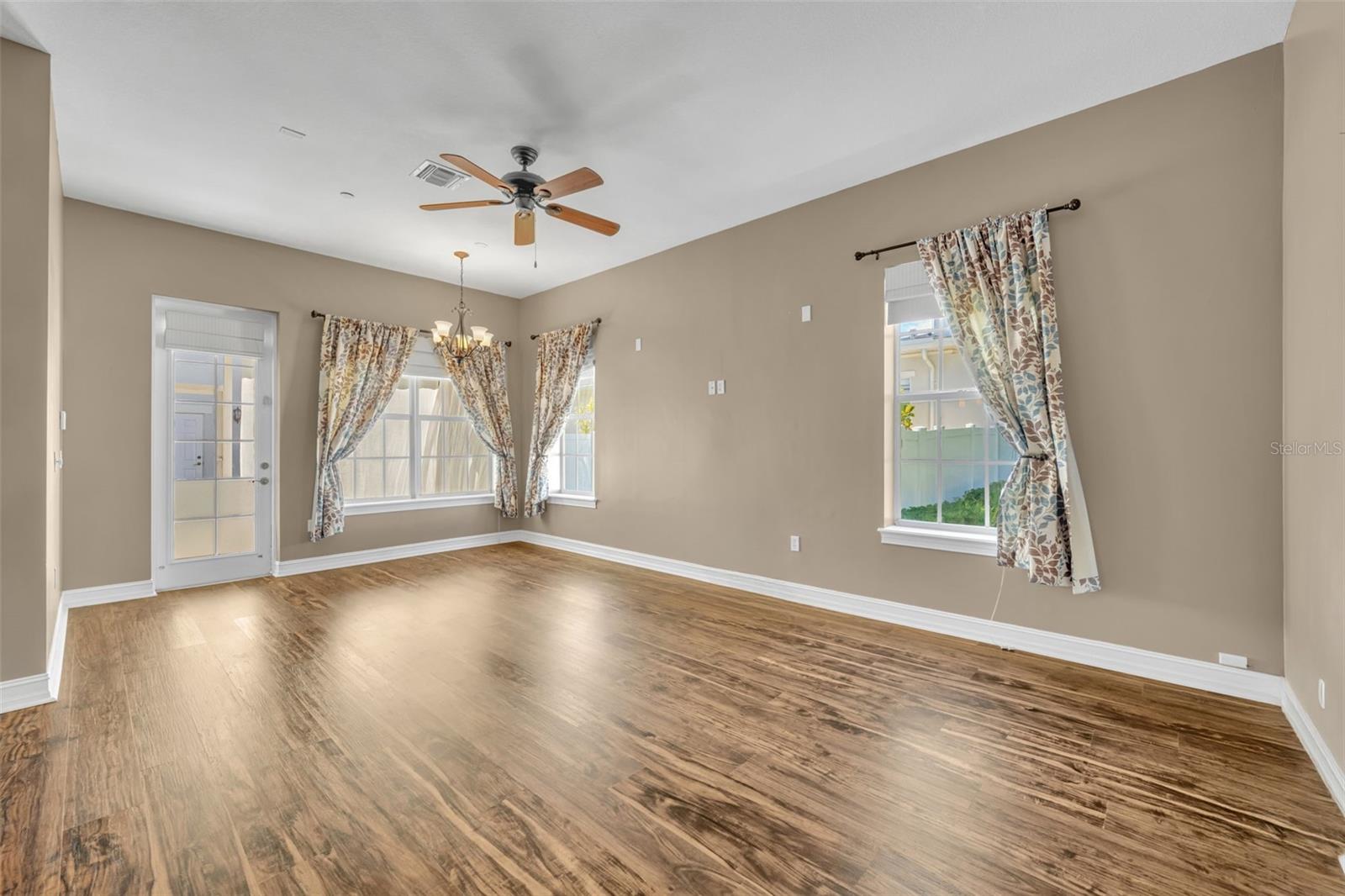 Image 23 of 57 For 4474 Twinview Lane