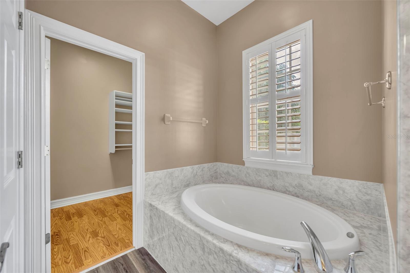 Image 32 of 57 For 4474 Twinview Lane