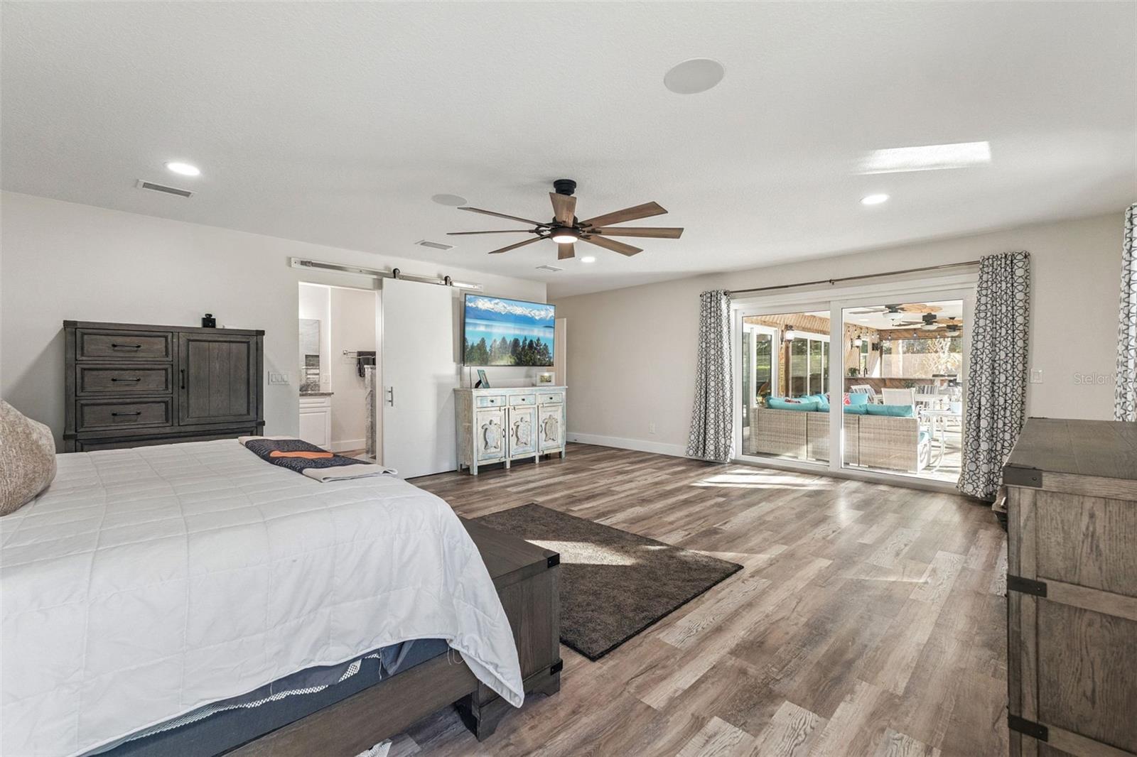 Image 16 of 46 For 2479 Glencoe Road