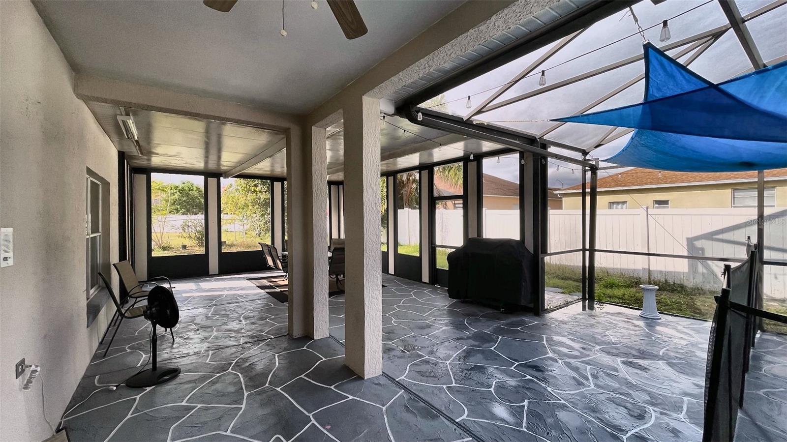 Listing photo id 10 for 2502 Buttercup Court