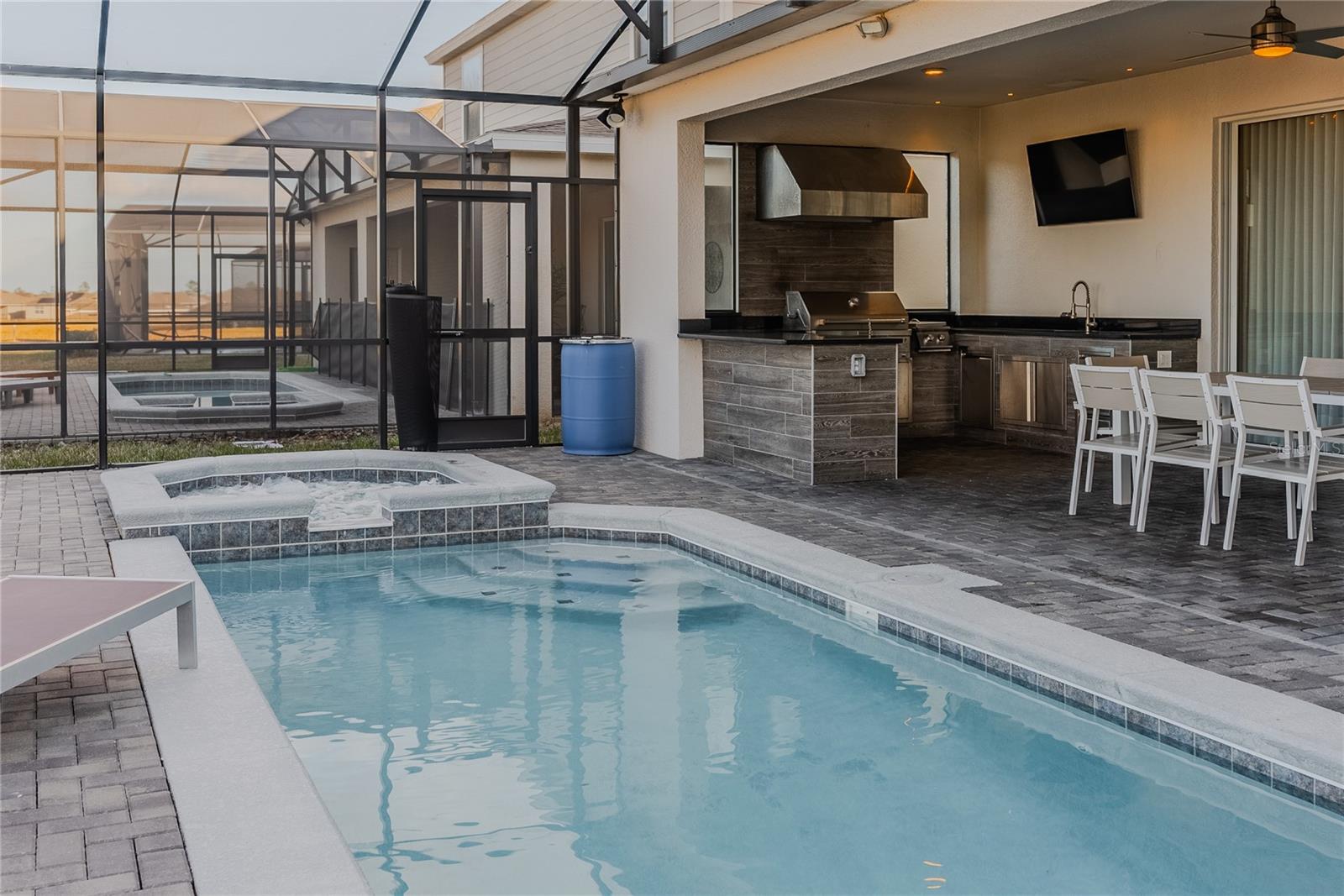 Image 23 of 100 For 2126 Lelani Circle