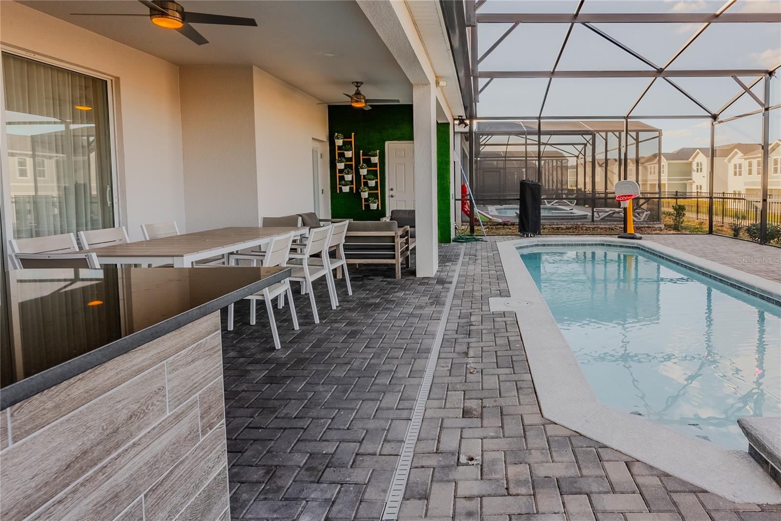 Image 25 of 100 For 2126 Lelani Circle