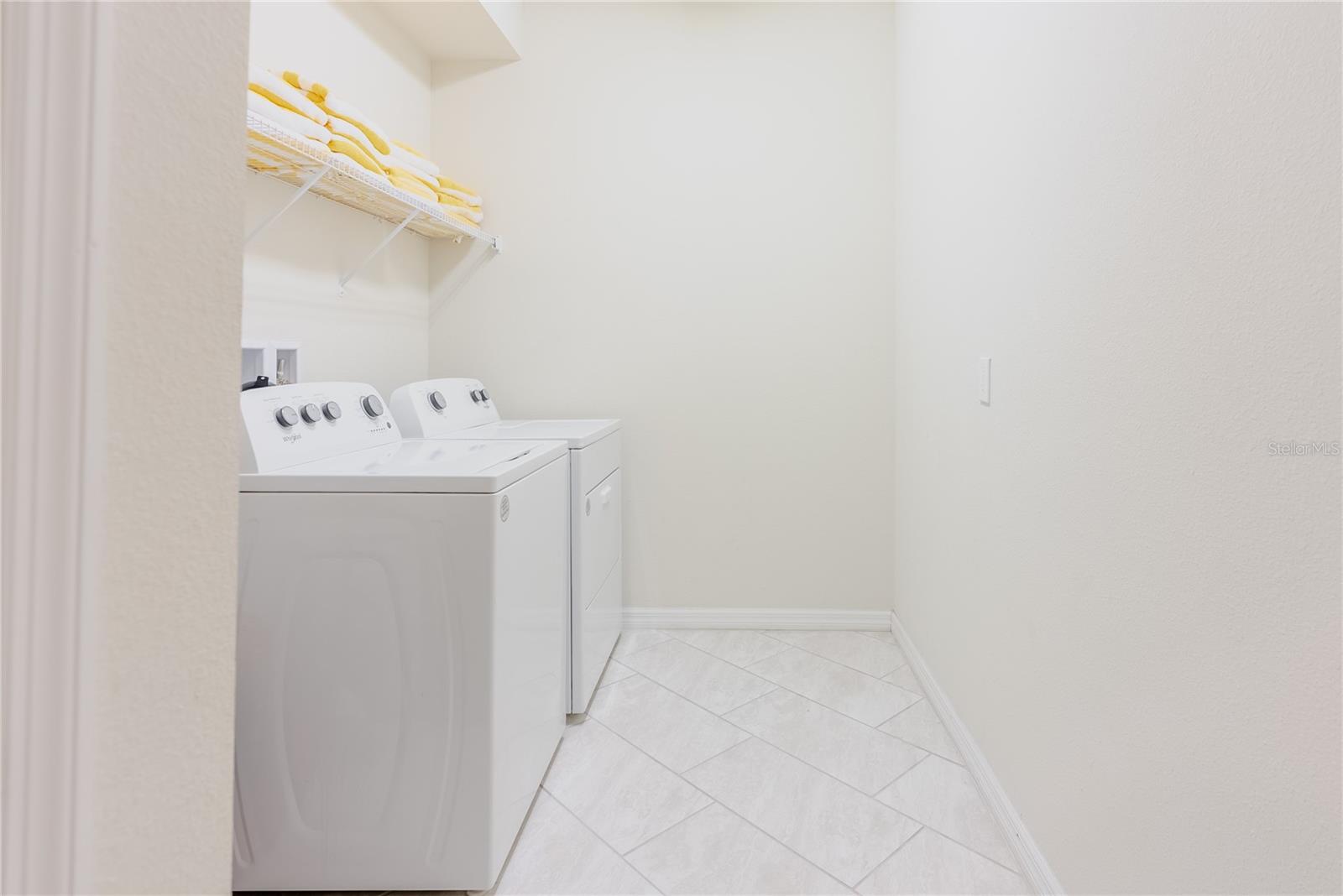 Image 26 of 100 For 2126 Lelani Circle