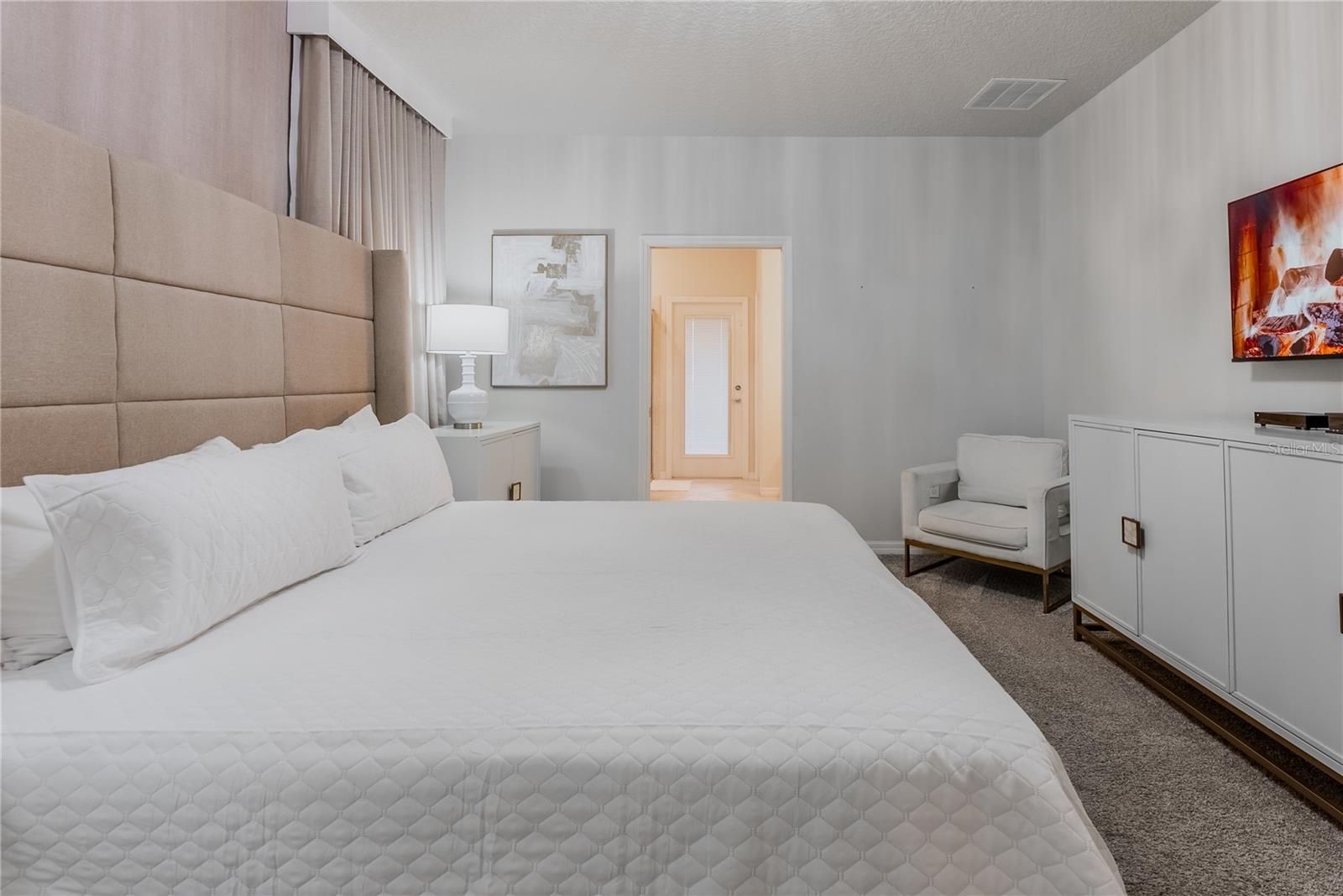 Image 28 of 100 For 2126 Lelani Circle