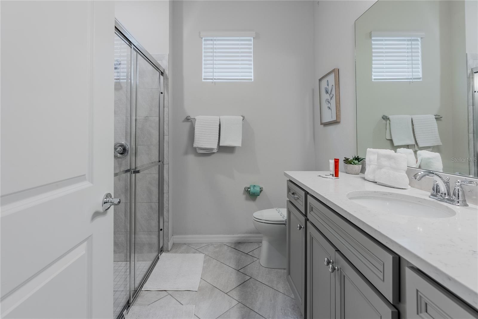 Image 40 of 100 For 2126 Lelani Circle