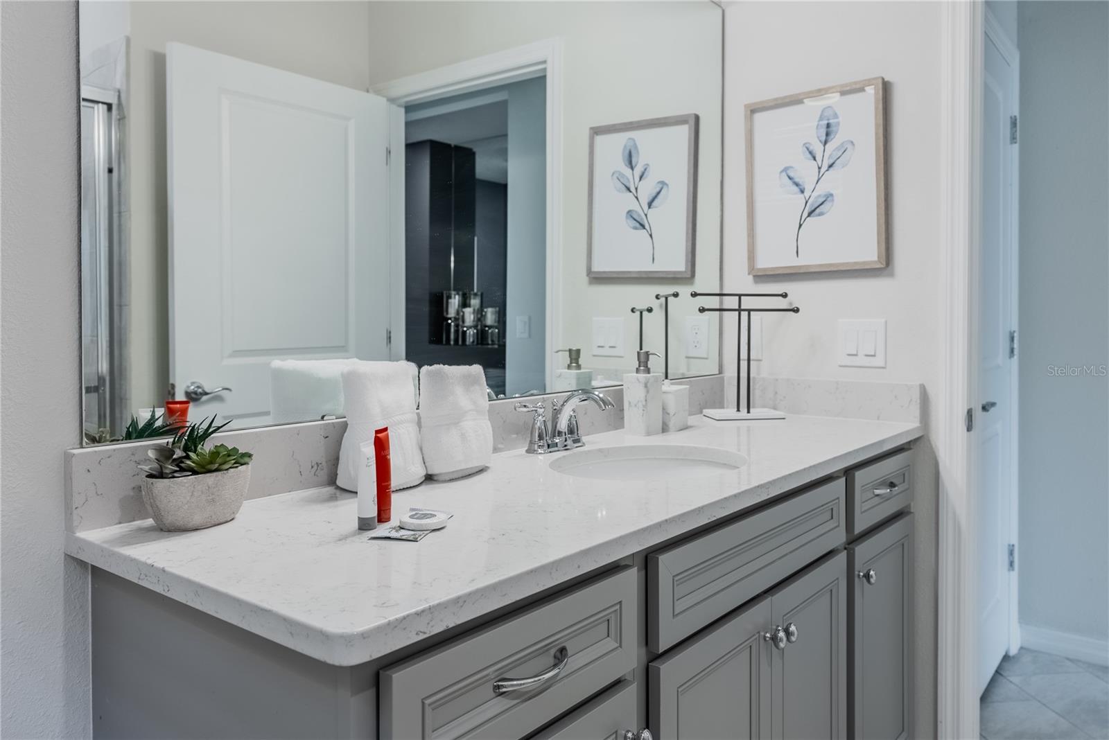 Image 41 of 100 For 2126 Lelani Circle