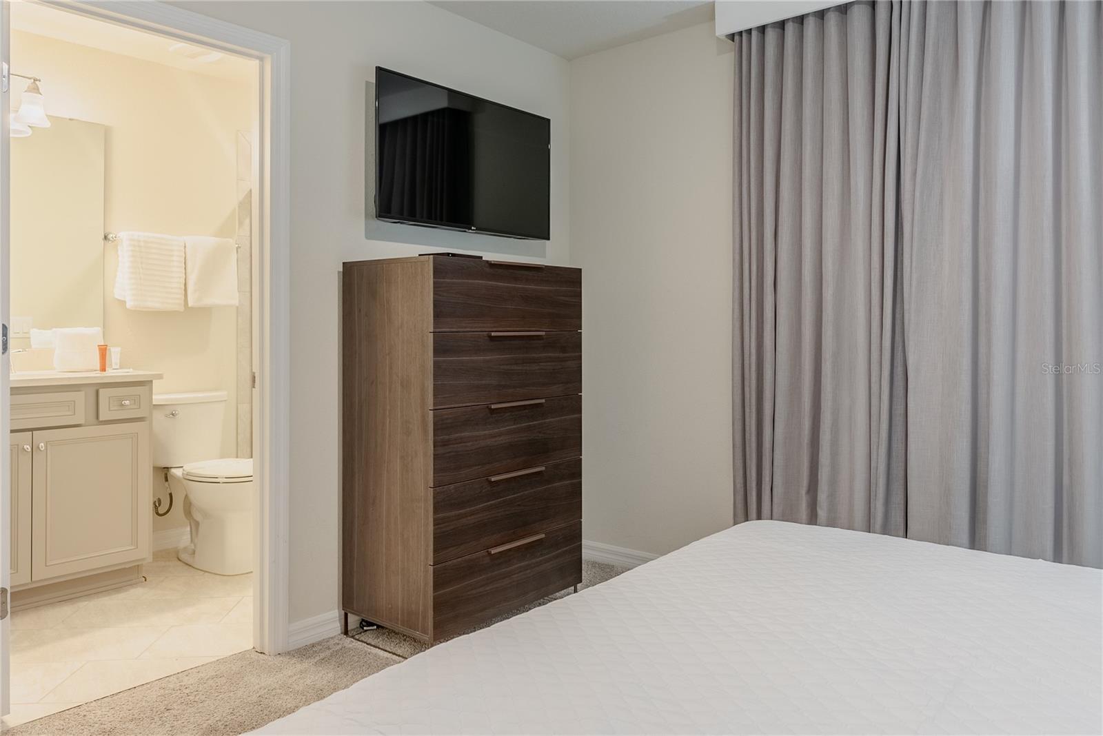 Image 49 of 100 For 2126 Lelani Circle