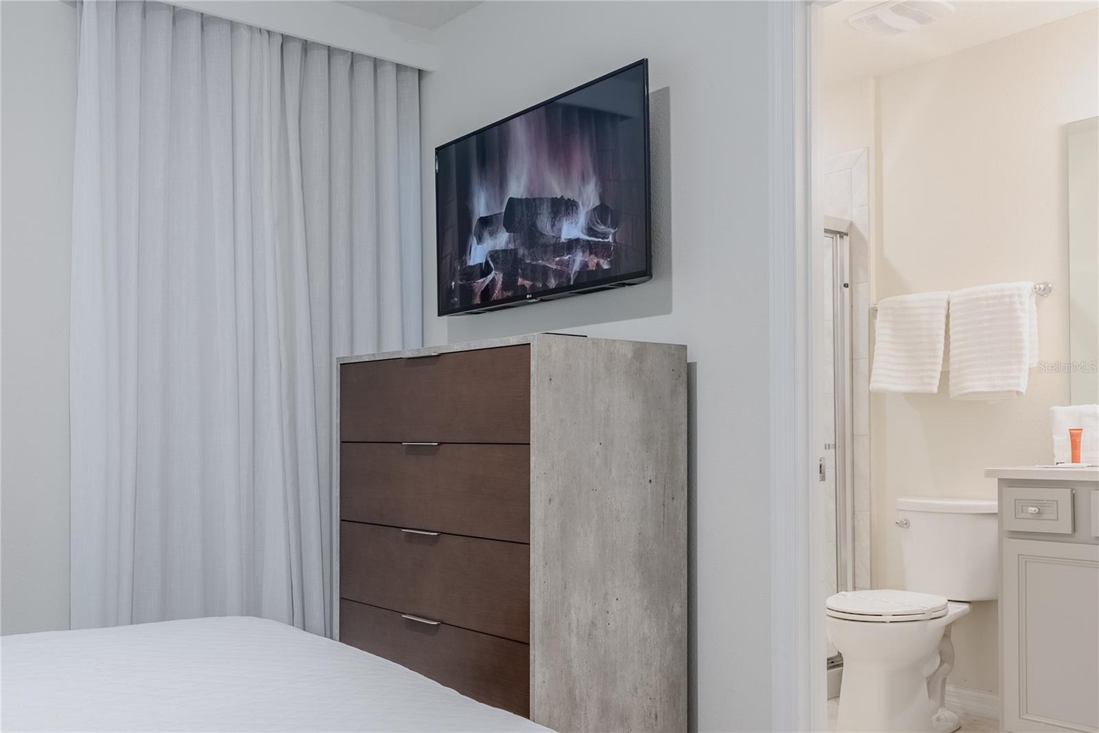 Image 56 of 100 For 2126 Lelani Circle